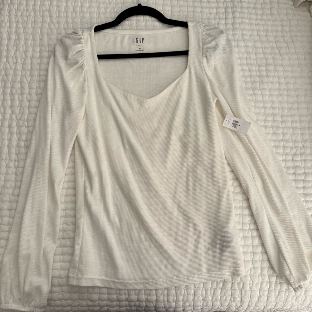 NWT GAP Women's Cream Long Sleeve Rib T